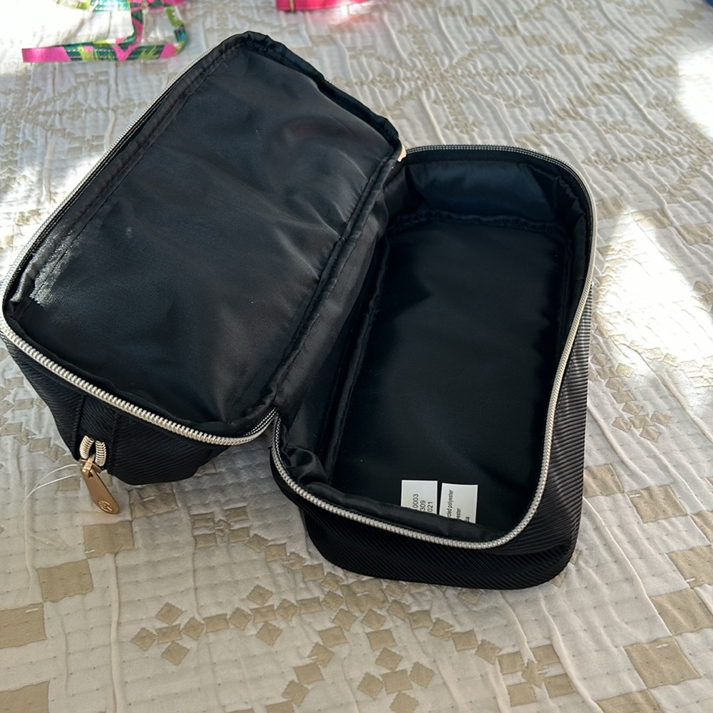 Makeup Case - Picture 2 of 3